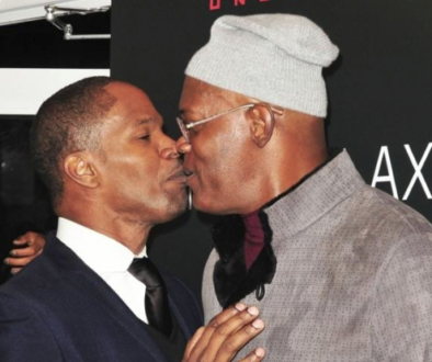 Samuel L Jackson and Jamie Foxx…Kissing